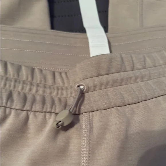 Lululemon Jogger Pants - Picture 2 of 5